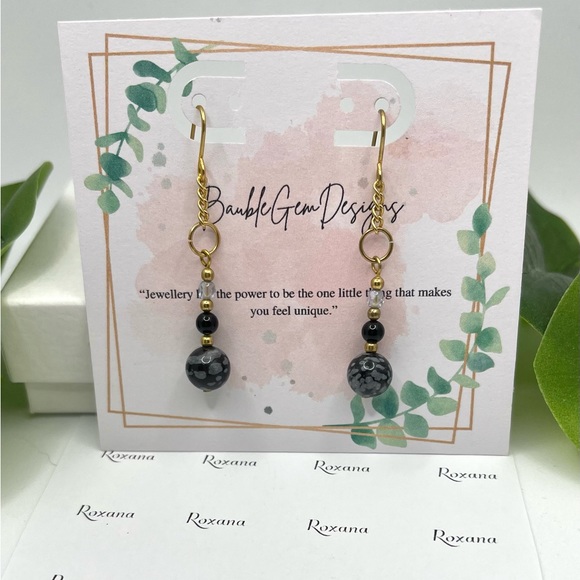 Earring gemstones snowflake obsidian, 8mm, onyx 4mm, gold plated wires - Picture 2 of 2